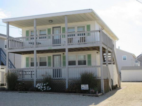 Recently Updated Second Floor Duplex Located On The Ocean Block In Surf City,